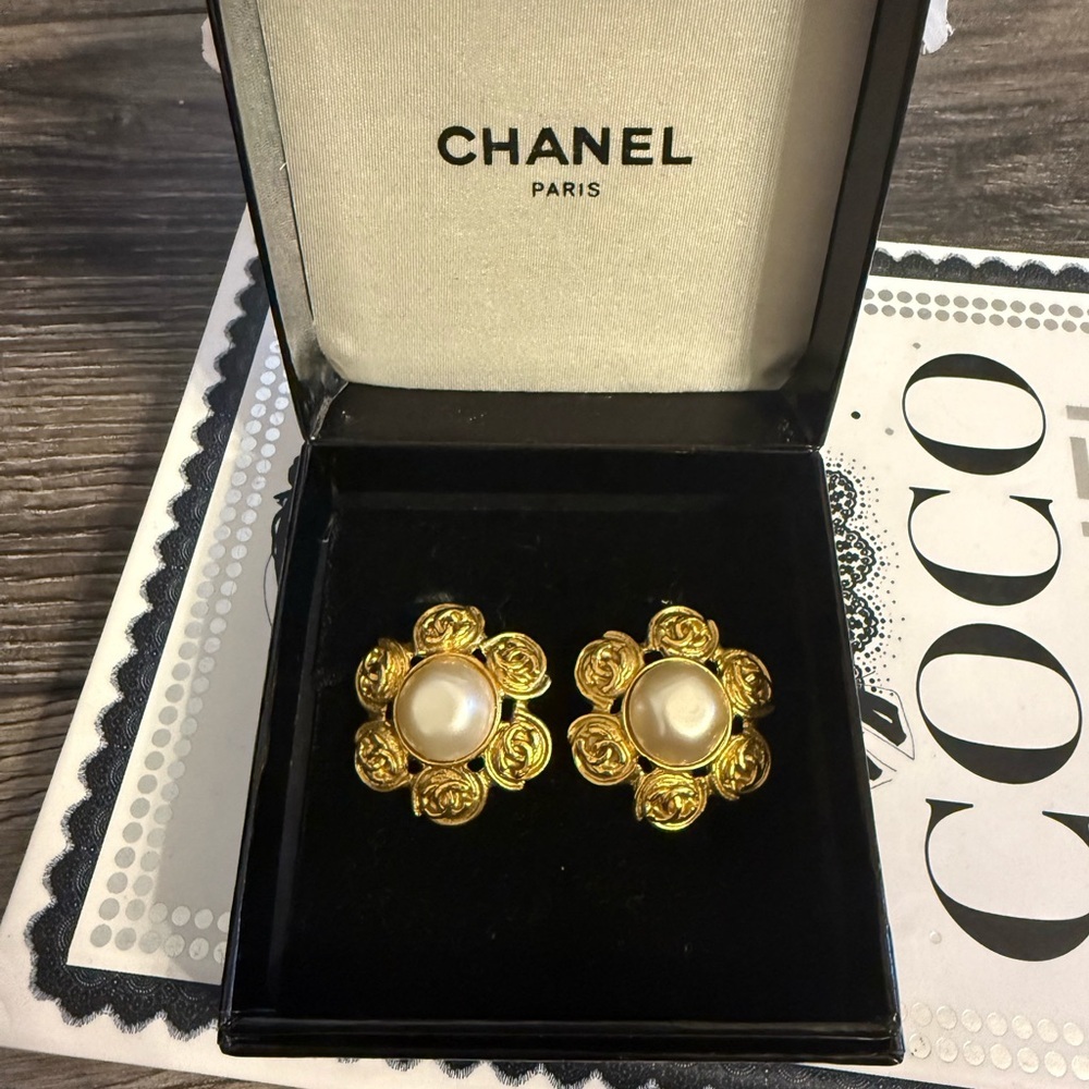 Chanel Vintage Gold CC Flower Faux Pearl Large Clip On Earrings